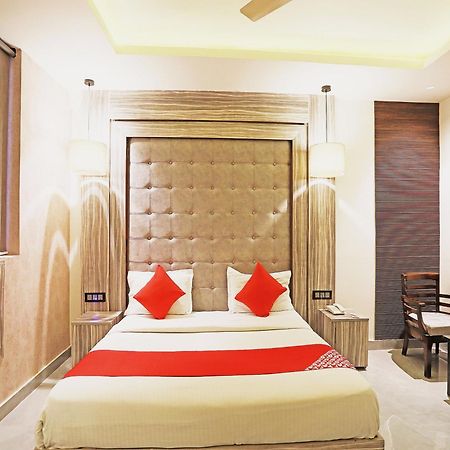 Fabhotel Ronald Inn Faridabad Eksteriør bilde