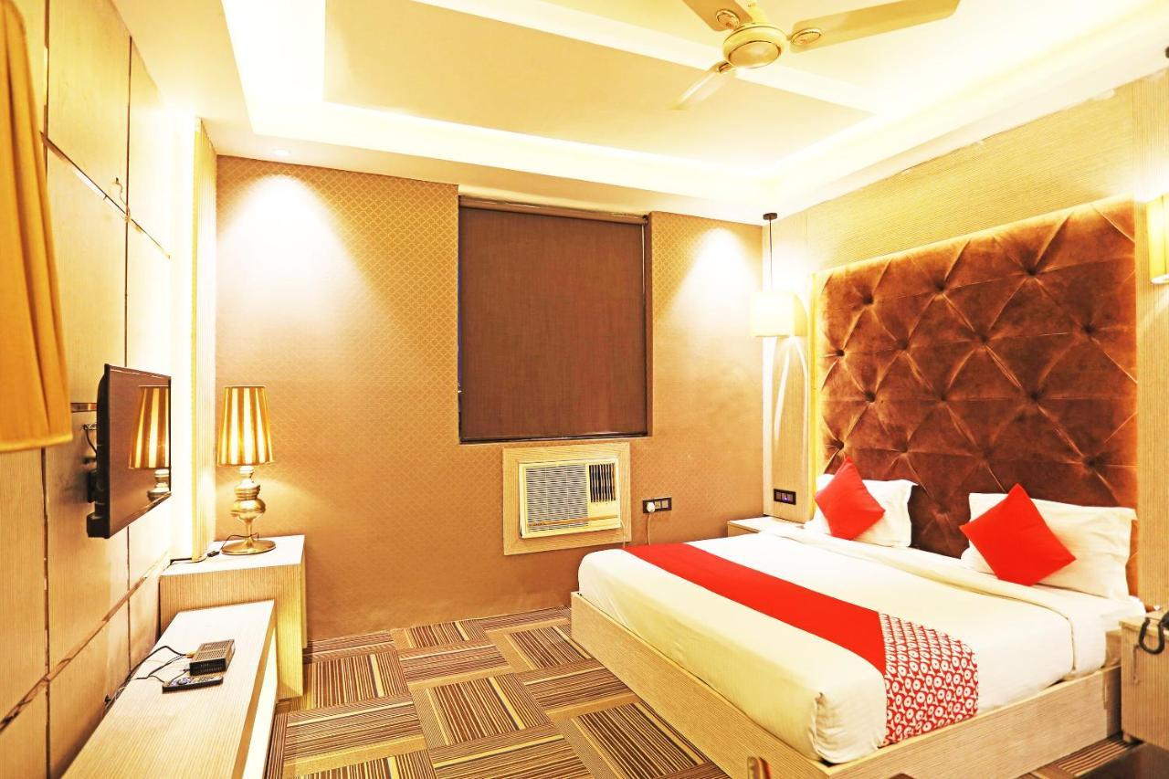 Fabhotel Ronald Inn Faridabad Eksteriør bilde