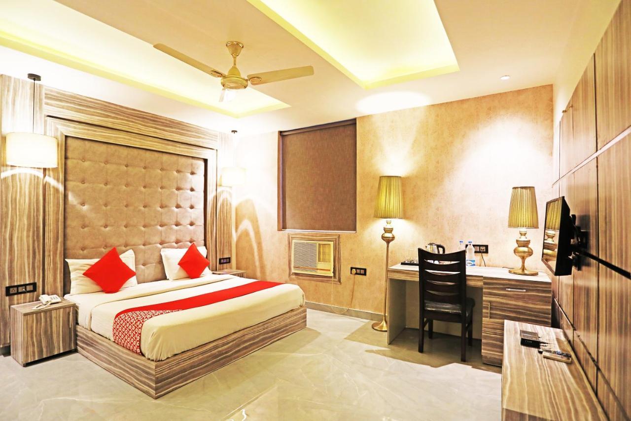 Fabhotel Ronald Inn Faridabad Eksteriør bilde