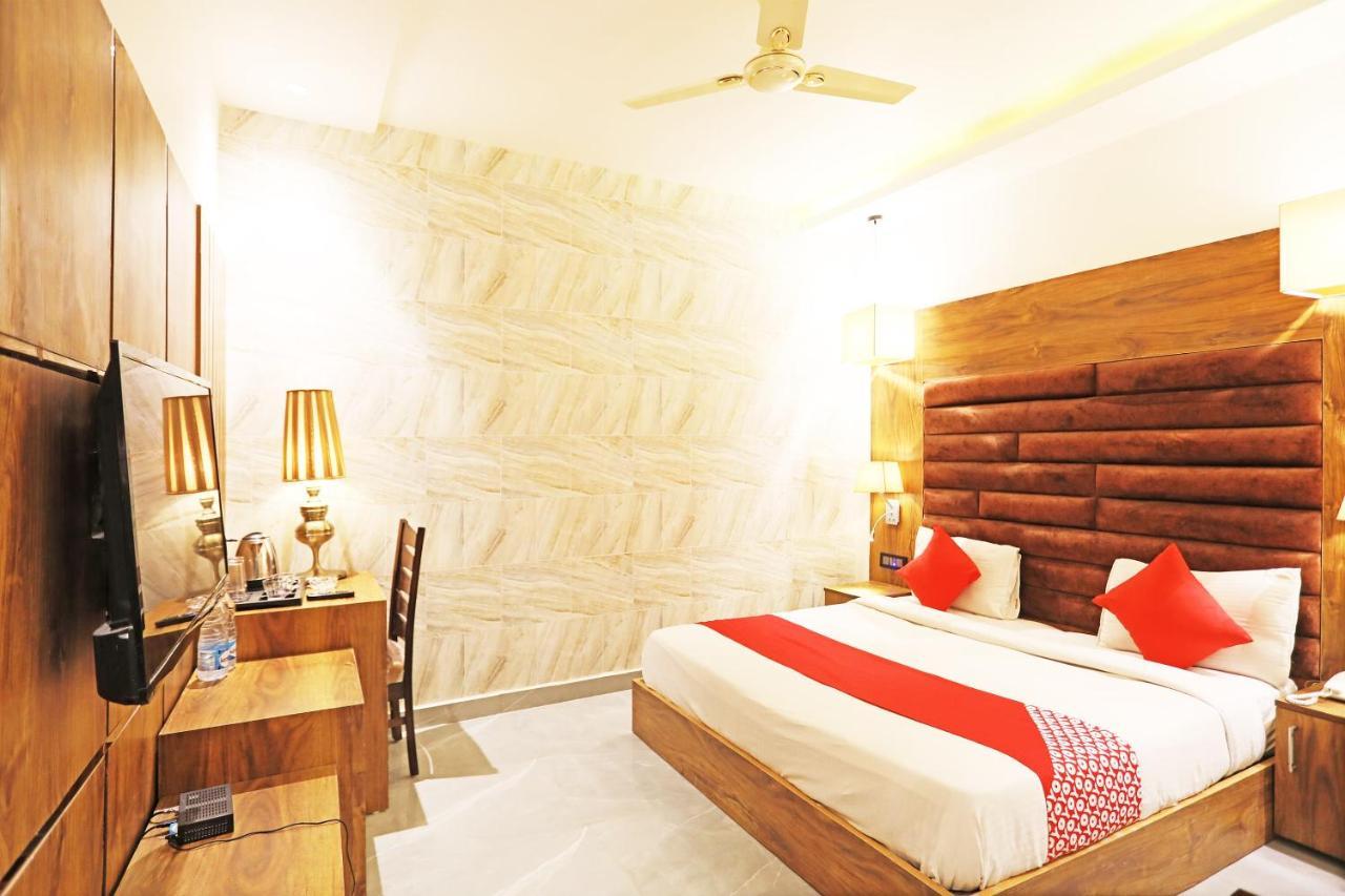 Fabhotel Ronald Inn Faridabad Eksteriør bilde