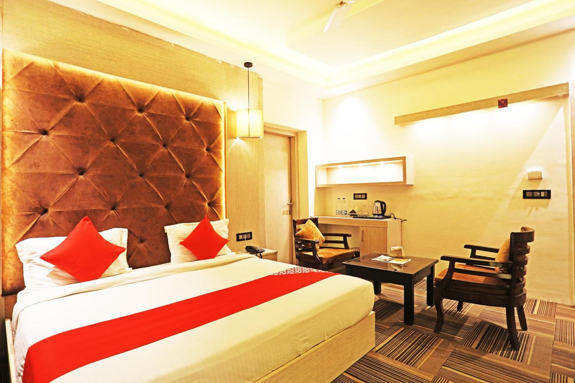 Fabhotel Ronald Inn Faridabad Eksteriør bilde