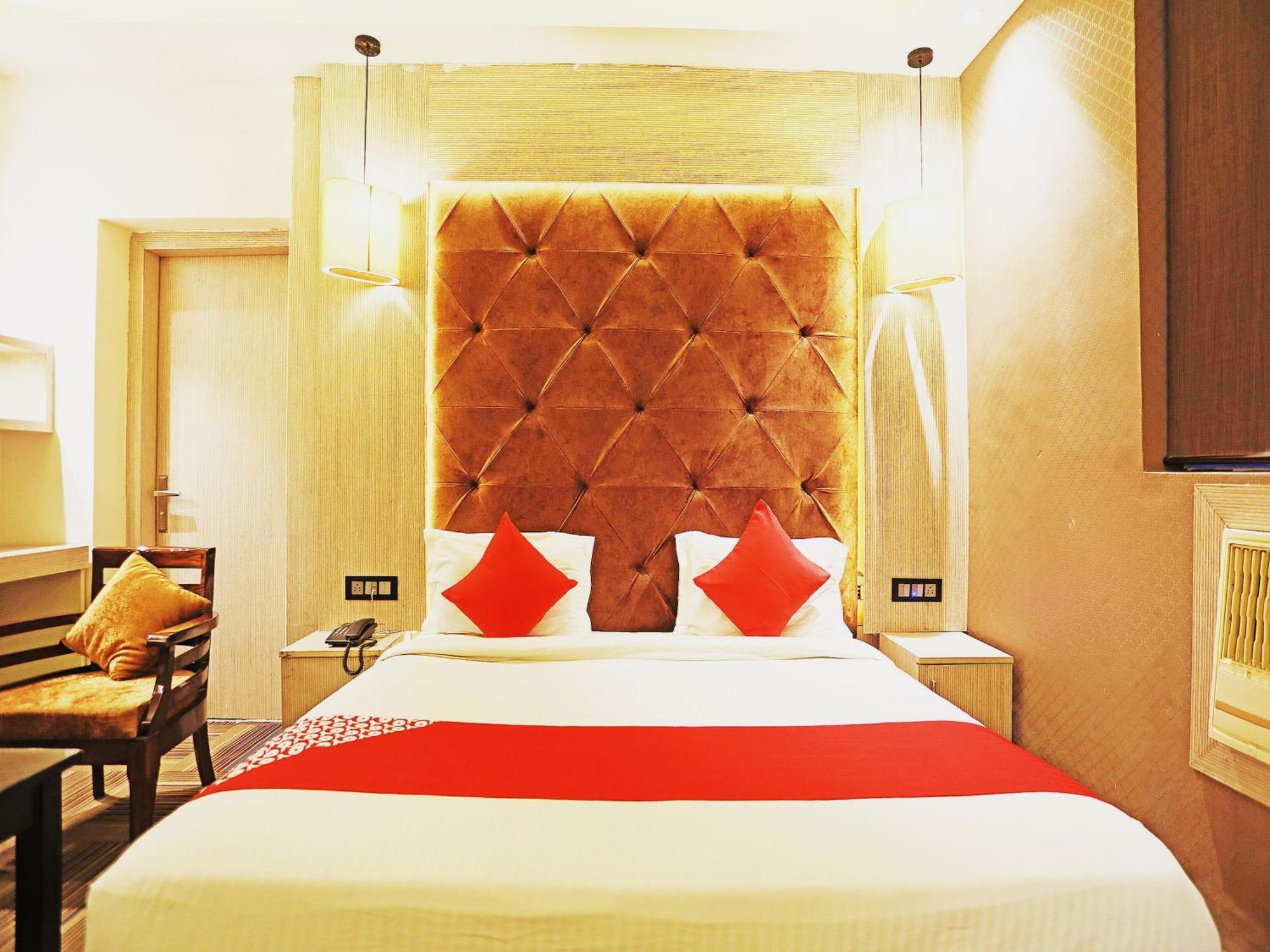 Fabhotel Ronald Inn Faridabad Eksteriør bilde