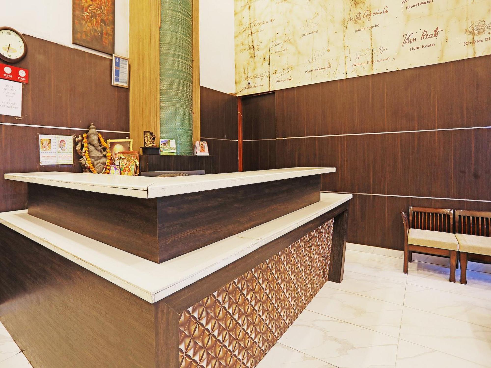 Fabhotel Ronald Inn Faridabad Eksteriør bilde