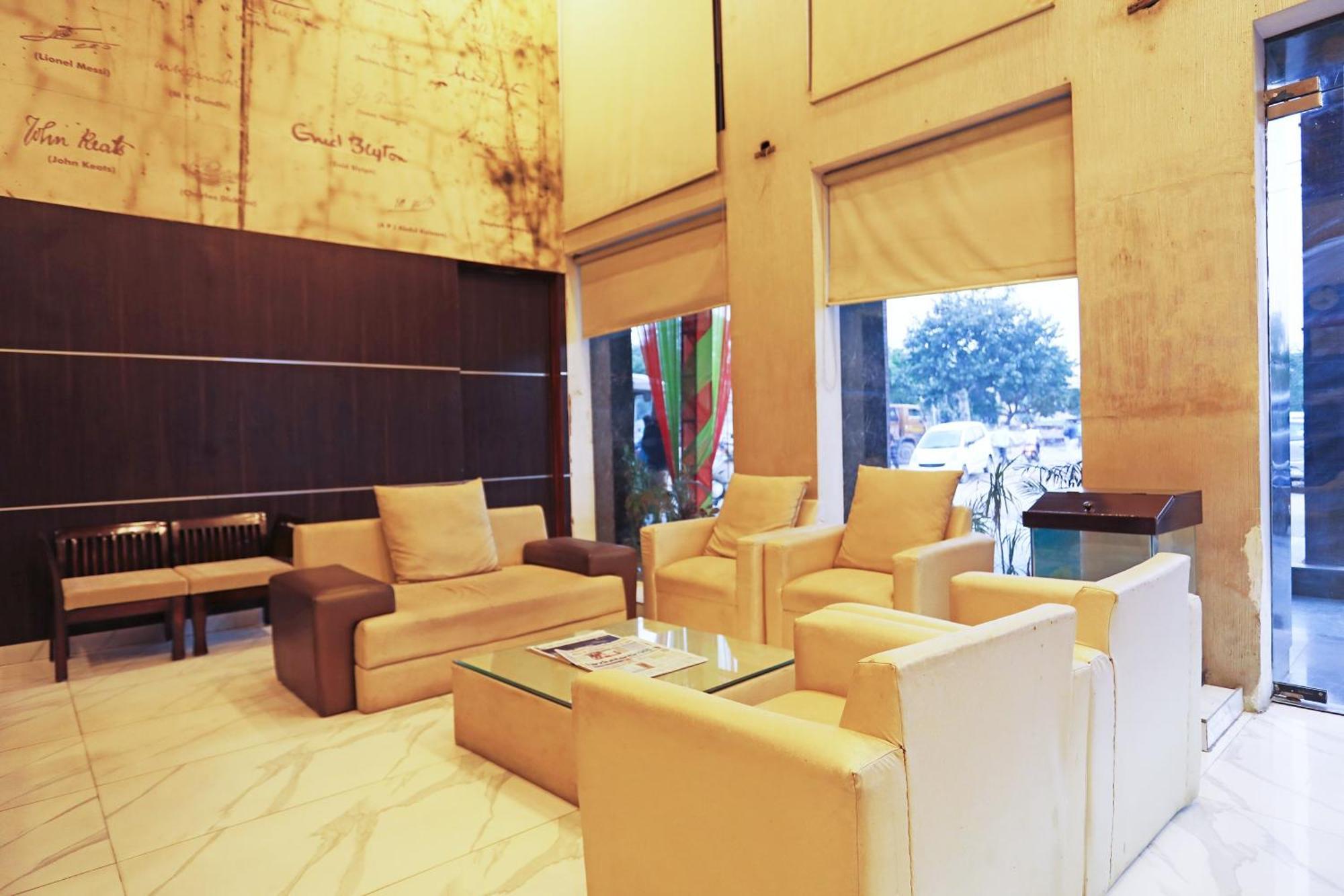 Fabhotel Ronald Inn Faridabad Eksteriør bilde