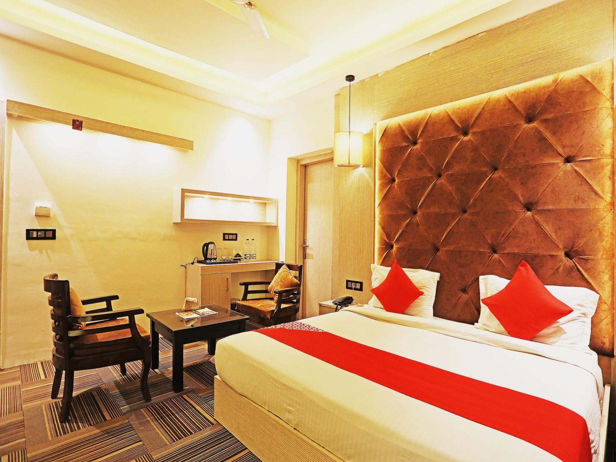 Fabhotel Ronald Inn Faridabad Eksteriør bilde