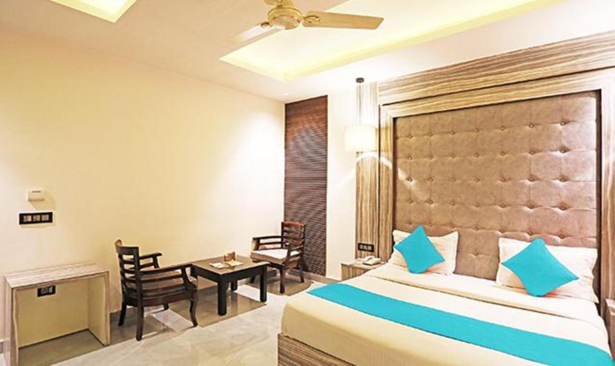 Fabhotel Ronald Inn Faridabad Eksteriør bilde